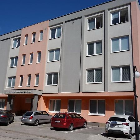 Apartmany Alzuz Ружомберок Экстерьер фото